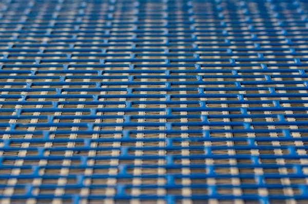 직사각형 구멍을 가진 파란 금속 메쉬 텍스처 — 스톡 사진
