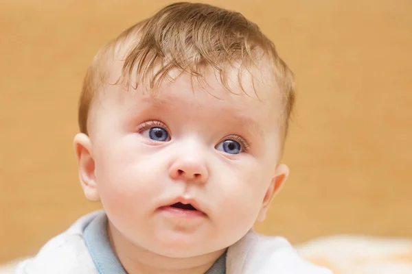 1 歳の子供の肖像画 — ストック写真