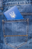 Pasu Ukrajiny v zadní kapse džín