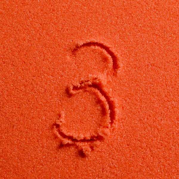 Numer 3 na piasek pomarańczowy — Zdjęcie stockowe