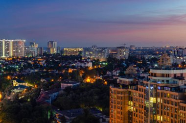 Odessa şehri, Ukrayna, gün batımında yukarıdan manzara