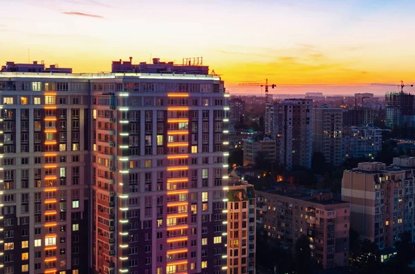 乌克兰敖德萨市，日落时分从上方俯瞰这座城市 — 图库照片