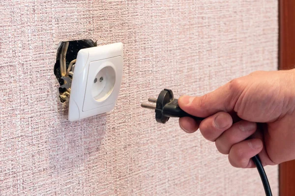 Hand Disconnects Connects Plug Broken Outlet Risk Electric Shock — Stock Photo, Image