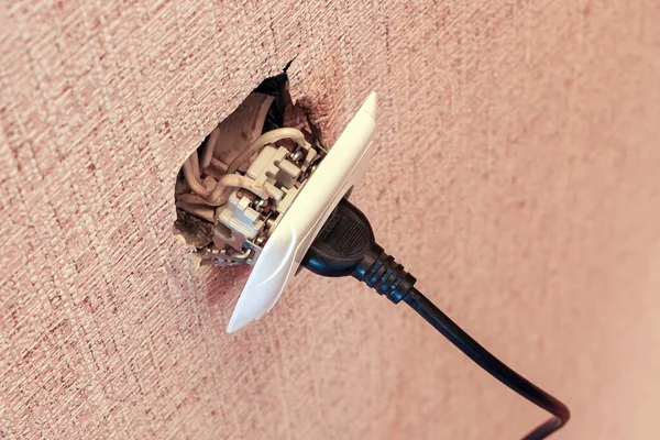 Plug Broken Outlet Risk Electric Shock — Stock Photo, Image