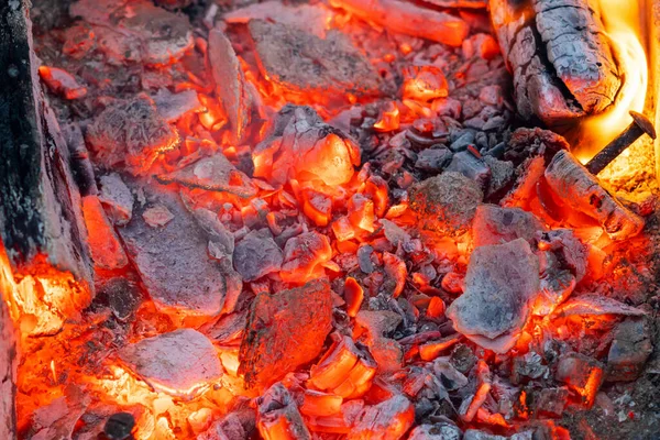 Smoldering Charcoal Bonfire Background Texture — Stock Photo, Image