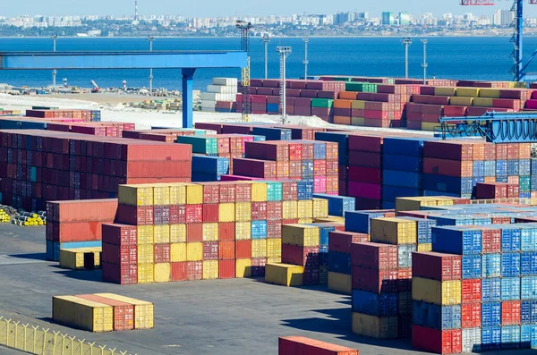 Gestapelde Vrachtcontainers Het Opslaggebied Van Vrachtzeehaven — Stockfoto