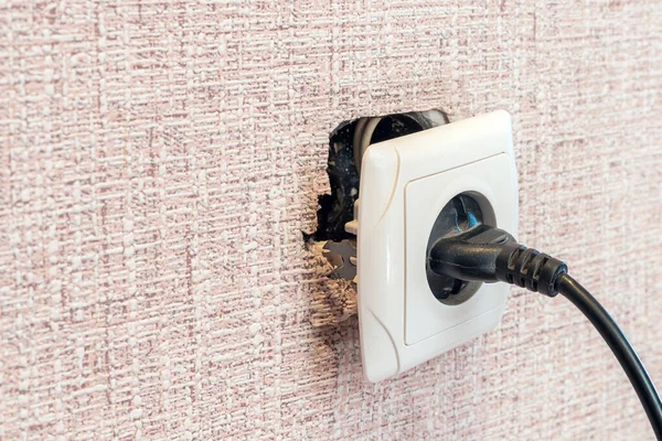 Plug Broken Outlet Risk Electric Shock — Stock Photo, Image