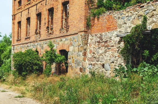 Ancien Bâtiment Ruine Abandonné Sans Toit Fenêtres — Photo