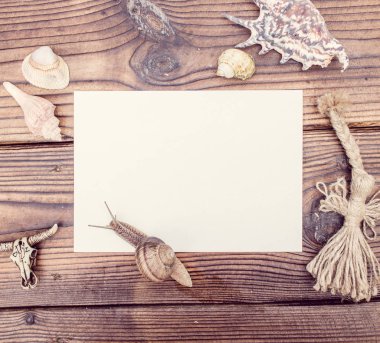 Vintage tarzı rustical mockup levha ile eski bir ahşap doku kağıt boş