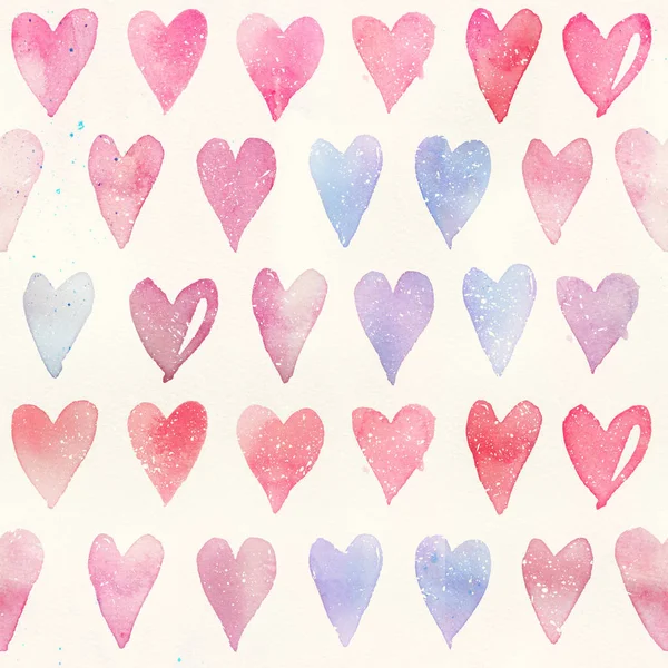 Sömlös akvarell mönster med färgglada hjärtan - romantiska ljus och mjuka nyanser av rosa och rött. — Stockfoto