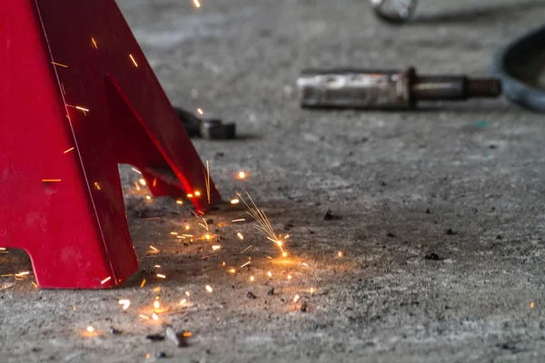 Çelik iş parçaları kaynak