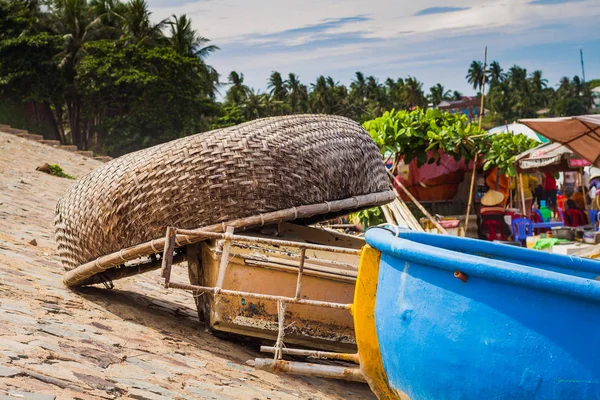 geleneksel Vietnam balıkçı tekneleri