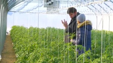 bussinesman ve ziraat mühendisi çalışma