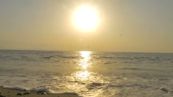 Hermosa playa en Batumi — Vídeo de stock