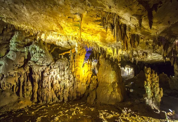 Gürcistan 'daki Prometheus mağarası