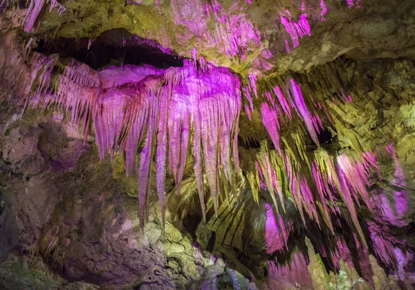 Пещера Прометея в Грузии — стоковое фото