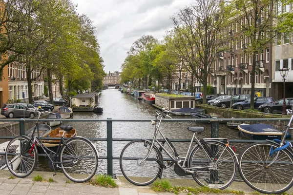 Amsterdam caddeleri gün zaman — Stok fotoğraf