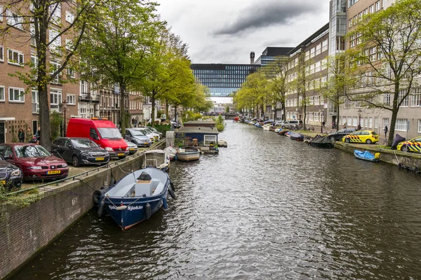 Ruas de Amsterdã à hora do dia — Fotografia de Stock