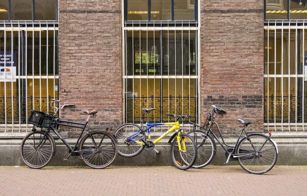 Amsterdam fietsenstalling — Stockfoto