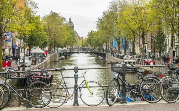 一日の時間で、アムステルダム通り — ストック写真