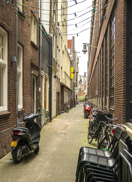 Amsterdam Nederland Januari Circa 2017 Smalle Straat Van Amsterdam — Stockfoto