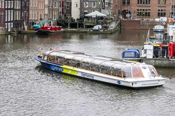 Boten op Amsterdam chanel — Stockfoto