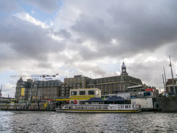 Bateau sur Amsterdam chanel — Photo