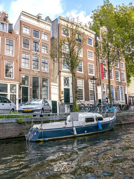 Amsterdão Países Baixos Circa Janeiro 2017 Barco Canal Amsterdam Inverno — Fotografia de Stock