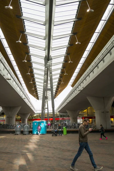 Amsterdão Países Baixos Janeiro Circa 2017 Pessoas Estação Metrô Amsterdã — Fotografia de Stock