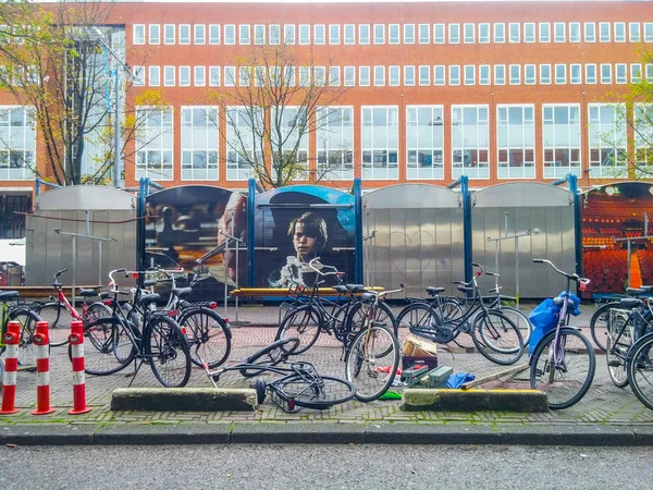 Amsterdam fietsenstalling — Stockfoto