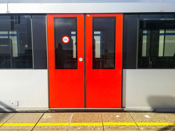 Amsterdam Nederländerna Januari Circa 2017 Tåg Tunnelbana Station Amsterdam — Stockfoto