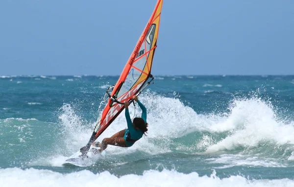 Extrim femail Windsurfing in Jericoacoara — Stock Photo, Image