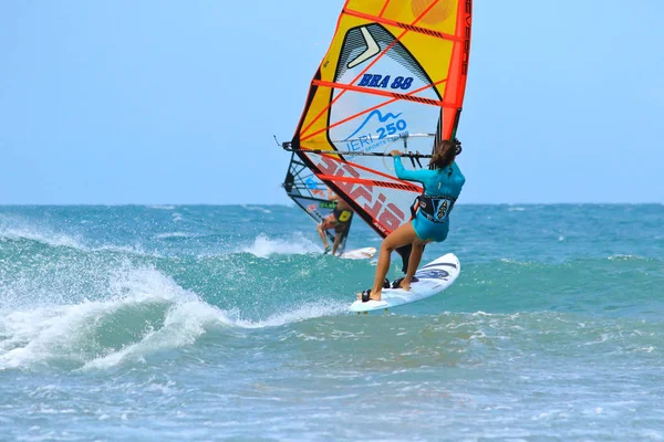 Extrim femail Windsurf en Jericoacoara — Foto de Stock