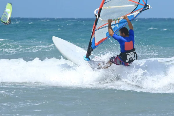 Nice mail sportman windsurfer — Stockfoto