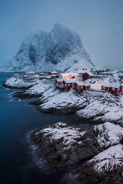 Cabaña de pesca en Hamnoy - Reine, Islas Lofoten, Noruega — Foto de Stock