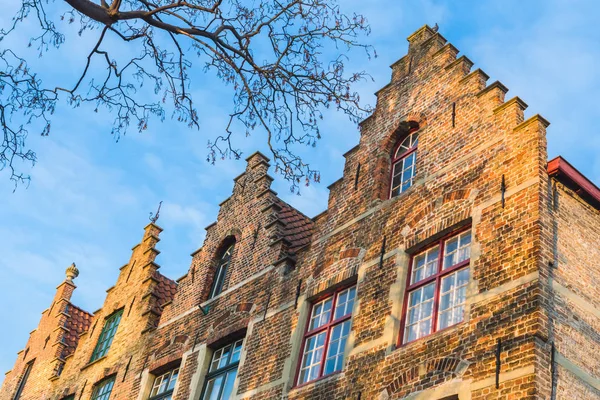 Casa de tijolo histórico em Bruges — Fotografia de Stock