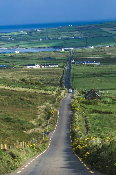 Route panoramique le long de l'anneau de Kerry, comté de Kerry, Irlande — Photo
