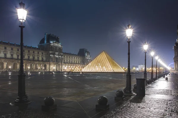 Pirâmide Louvre Com Sede Pátio Principal Cour Napoleão Palácio Louvre — Fotografia de Stock