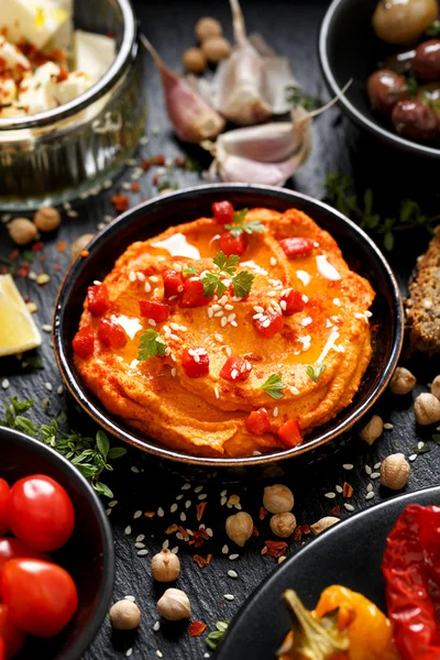 Geroosterde paprika Hummus — Stockfoto