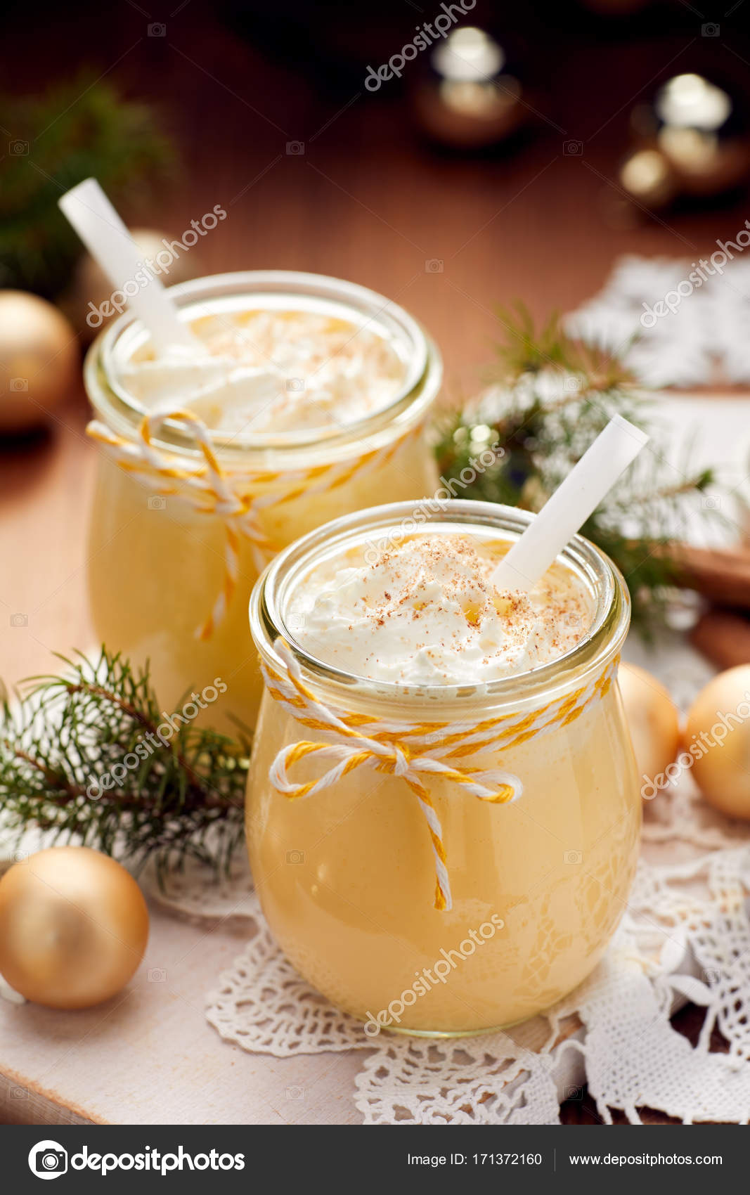 Eggnog Alcoholic Beverage Served Cinnamon Nutmeg Traditional Drink