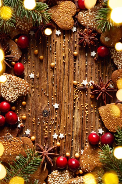 Decoración Navidad Con Galletas Jengibre Arándanos Estrellas Anís Pino Sobre — Foto de Stock