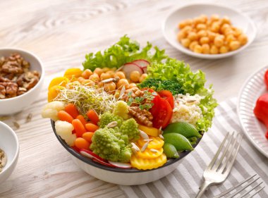 Buda kase, sağlıklı ve dengeli vejetaryen yemek, taze salata, sebze, sağlıklı beslenme kavramı çeşitli. 