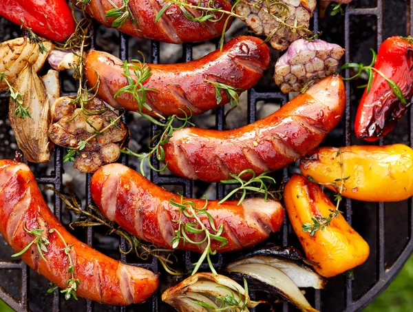 Grilled Sausages Vegetables Grilled Plate Outdoor Top View Grilled Food — Stock Photo, Image