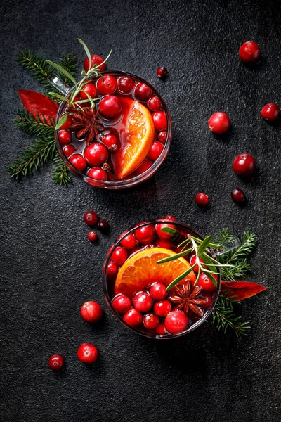 Vino Caliente Navidad Con Adición Arándanos Cítricos Especias Aromáticas Hierbas —  Fotos de Stock