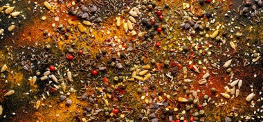 Baharatlar arka plan, aromatik baharatlar seti, otlar ve tuz, üst wiew, kopyalama alanı, yakın çekim