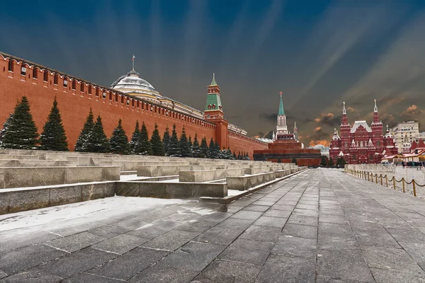 Κόκκινο τετράγωνο, δείτε το Κρεμλίνο, το Μαυσωλείο και το ιστορικό Μουσείο χειμώνα πρωί — Φωτογραφία Αρχείου