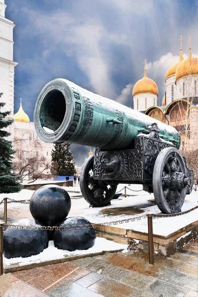 Moscow.Russia.12,24,2016.Tsar cannon-één van de attracties van het Kremlin close-up — Stockfoto