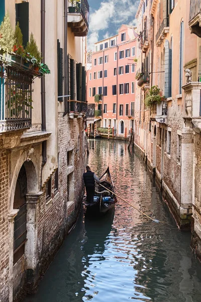 the many canals of Venice to play the role of city streets