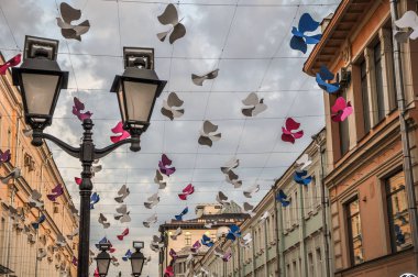 Moskova, Rusya-25 Mayıs 2016.: Moskova sokaklarında dekorasyon.
