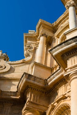 Noto Sicilya Vadisi. Noto Sicilya 'daki Barok mimarisinin tipik ayrıntıları